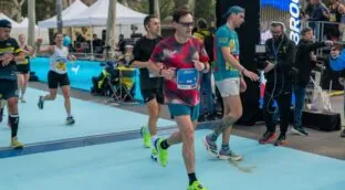 Salvador Illa, atendido en un hospital tras sufrir una afección muscular después de entrenar