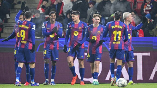 El Barça supera el frío de Praga a base de golazos y se mete en la lucha por el top-8