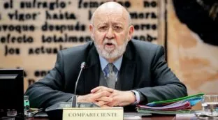 El Senado pide a antiblanqueo que investigue presuntas cuentas de Tezanos en Dominicana