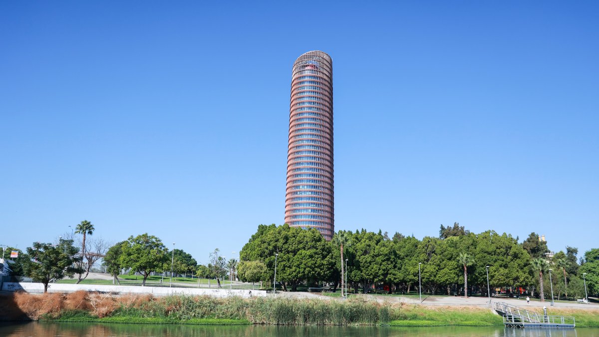 Argis anuncia un acuerdo con Caixabank para la compra del complejo Torre Sevilla