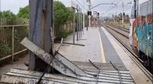 El colapso de Rodalies aflora el mal estado de las instalaciones: «Goteras y material barato»