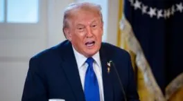 Trump dice que el Ejército de EEUU está «analizando muy seriamente» intervenir en Irán