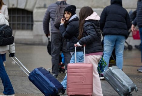 España marcó récord histórico de turistas internacionales en 2025, con casi 96,8 millones