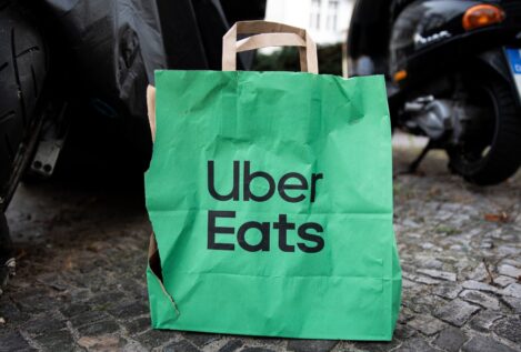 Uber Eats anuncia que dejará de colaborar con trabajadores autónomos