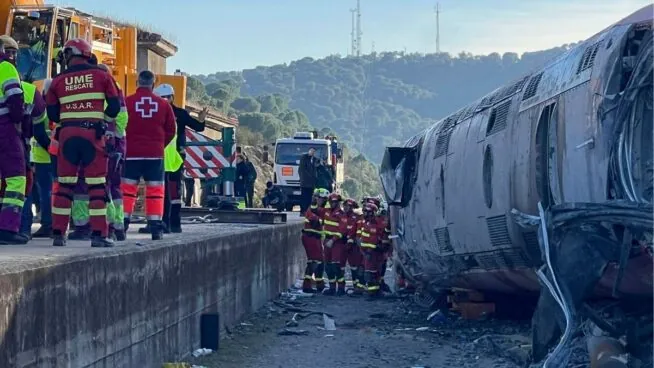 La previsión de lluvia amenaza con dificultar los trabajos de rescate en Adamuz