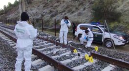 La Guardia Civil localiza varios tramos de vía rota por donde circulaba el Iryo siniestrado