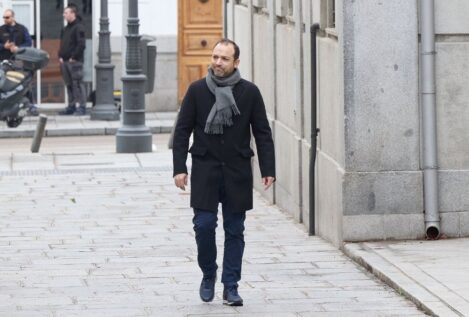 Víctor Ábalos acusa a Zapatero de «hacer negocio» y «enriquecerse» con Plus Ultra