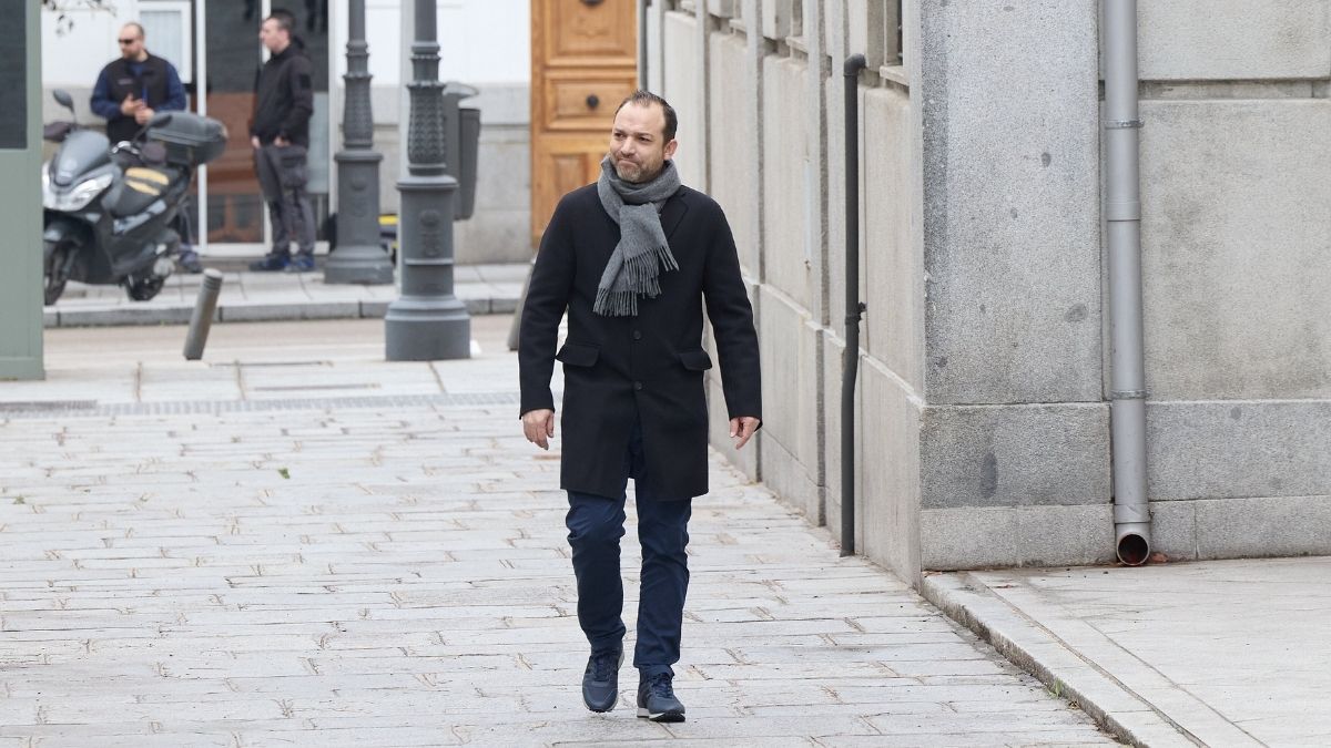 Víctor Ábalos acusa a Zapatero de «hacer negocio» y «enriquecerse» con Plus Ultra