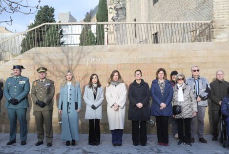Zaragoza homenajea a las víctimas del atentado de ETA contra un autobús militar en 1987
