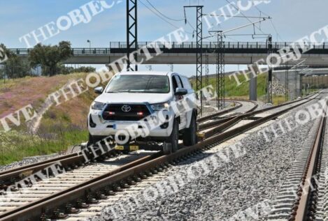 ADIF recurre a coches sobre raíles para ahorrar costes en la inspección de las vías