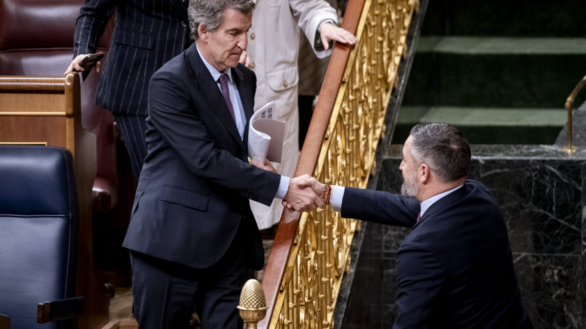 El PP descarta un acuerdo rápido con Vox pese a las conversaciones entre Feijóo y Abascal