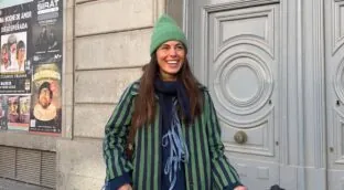 Adiós a la manga francesa: el estilo de camiseta que ya triunfa en 2026 en Mango y Zara