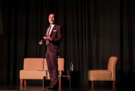 Arthur Brooks (61), experto en felicidad: «Si tienes estas tres respuestas a estas preguntas, tu vida tendrá sentido»