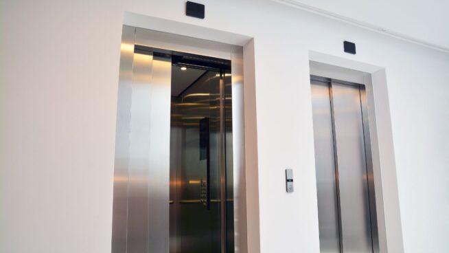 El sector de los ascensores alerta de la escasez de mano de obra: busca 1.300 técnicos al año