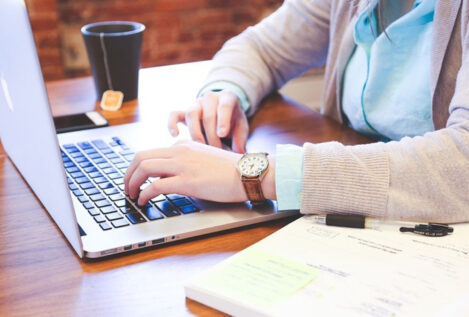 La CNMC critica la falta de transparencia que sufren las pymes durante los contratos públicos