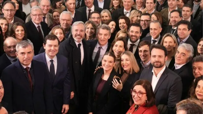 Feijóo pide a Vox no «frustrar a la gente» y le ofrece acuerdos «con responsabilidad»