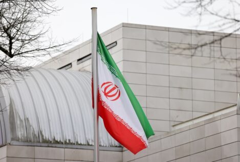 Irán y EEUU se reunirán este viernes para negociar sobre el programa nuclear en Omán