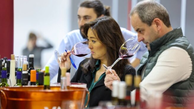 El encuentro internacional 'Wine París' ha contado con 67 bodegas de Castilla y León