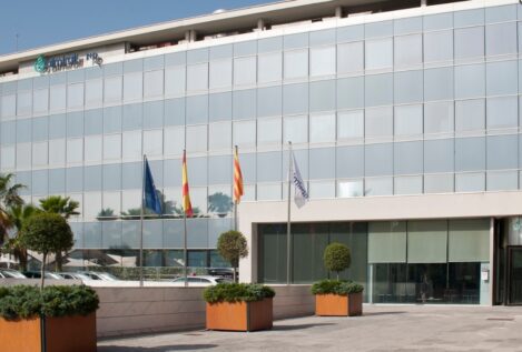 Almirall cuadruplicó su beneficio neto en 2025 y dispara sus ventas un 12,4%