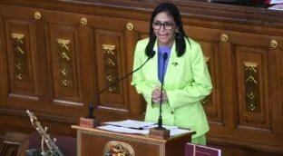 Trump alaba a Delcy Rodríguez por hacer un «gran trabajo»