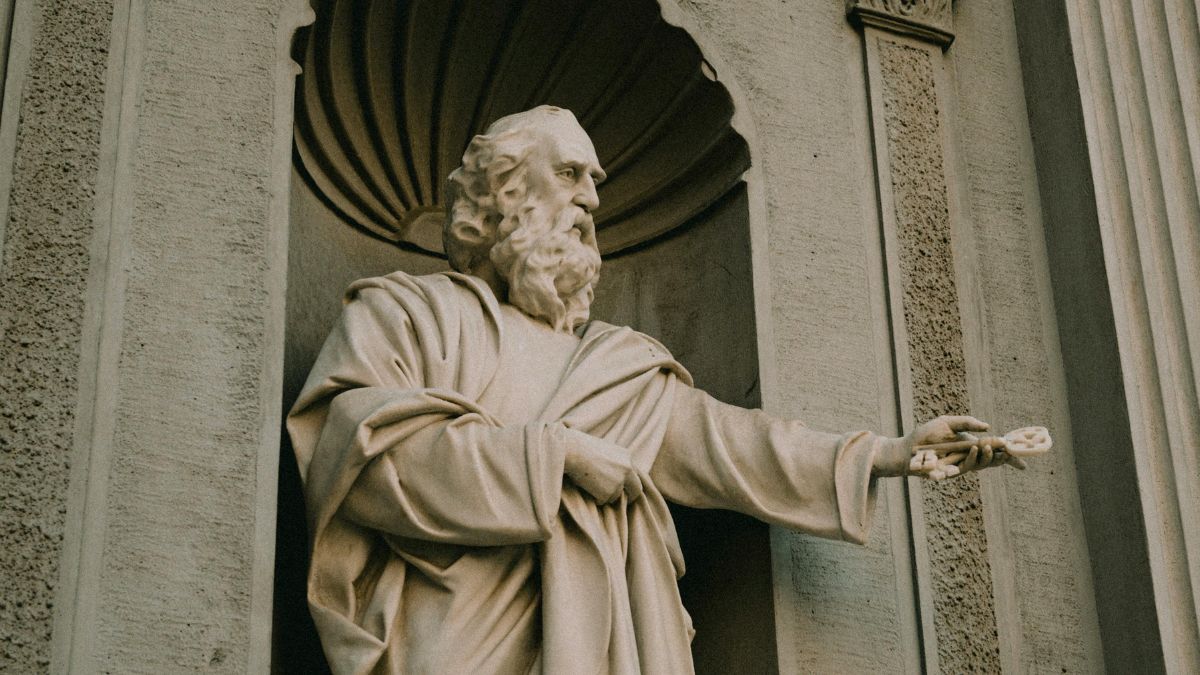 Demócrito, filósofo, ya avisó a sus 60 años: «La forma más rápida de ser feliz no es acumular cosas, sino restarle tamaño a tus deseos»