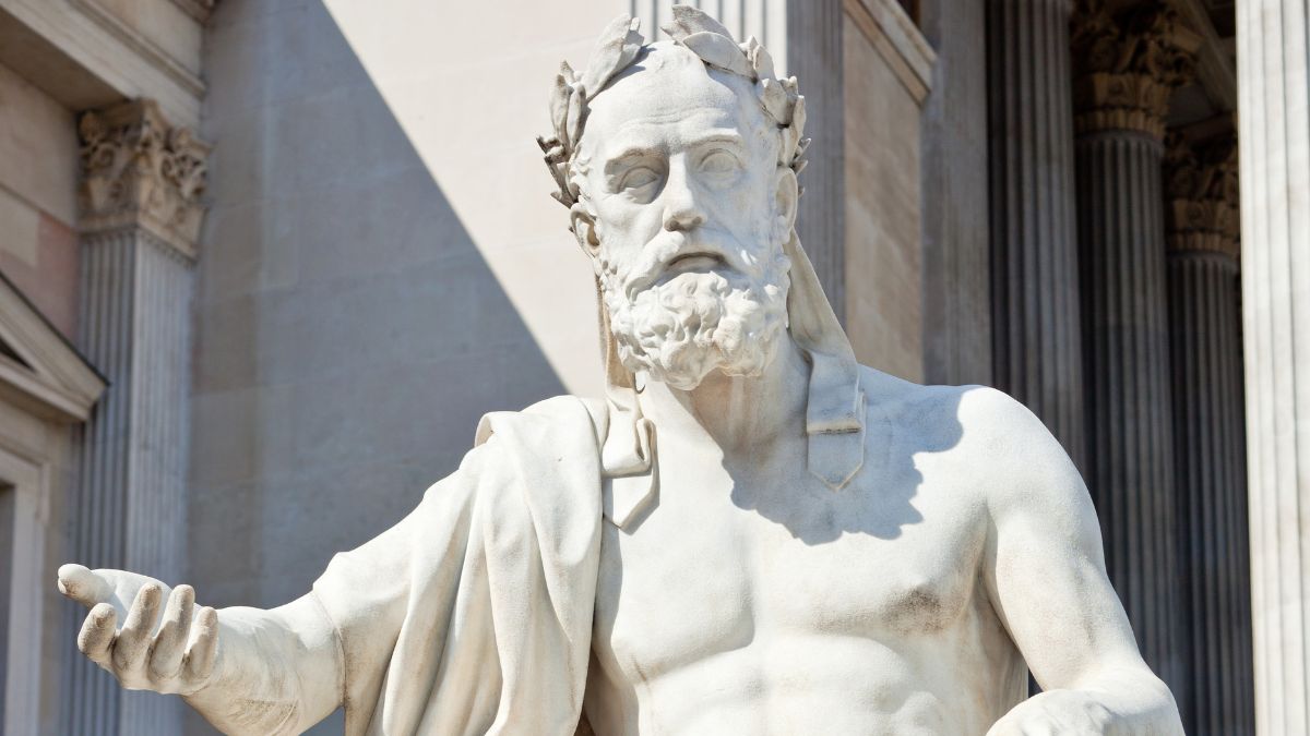 Demócrito, filósofo, sobre la felicidad: «El deseo constante actúa impidiéndonos disfrutar y valorar lo que tenemos aquí y ahora»