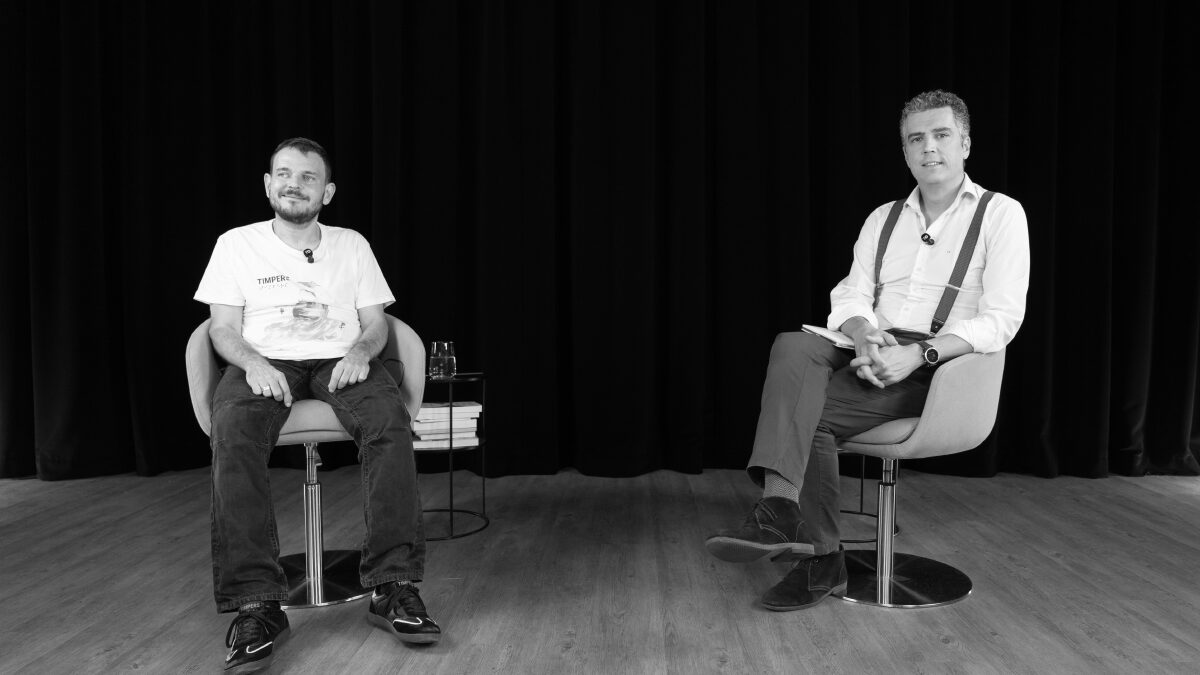 La empresa que nació en un equipo de fútbol para ciegos y hoy vende miles de zapatillas