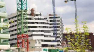 Miedo en el sector inmobiliario a que la crisis de Irán encarezca las hipotecas en España