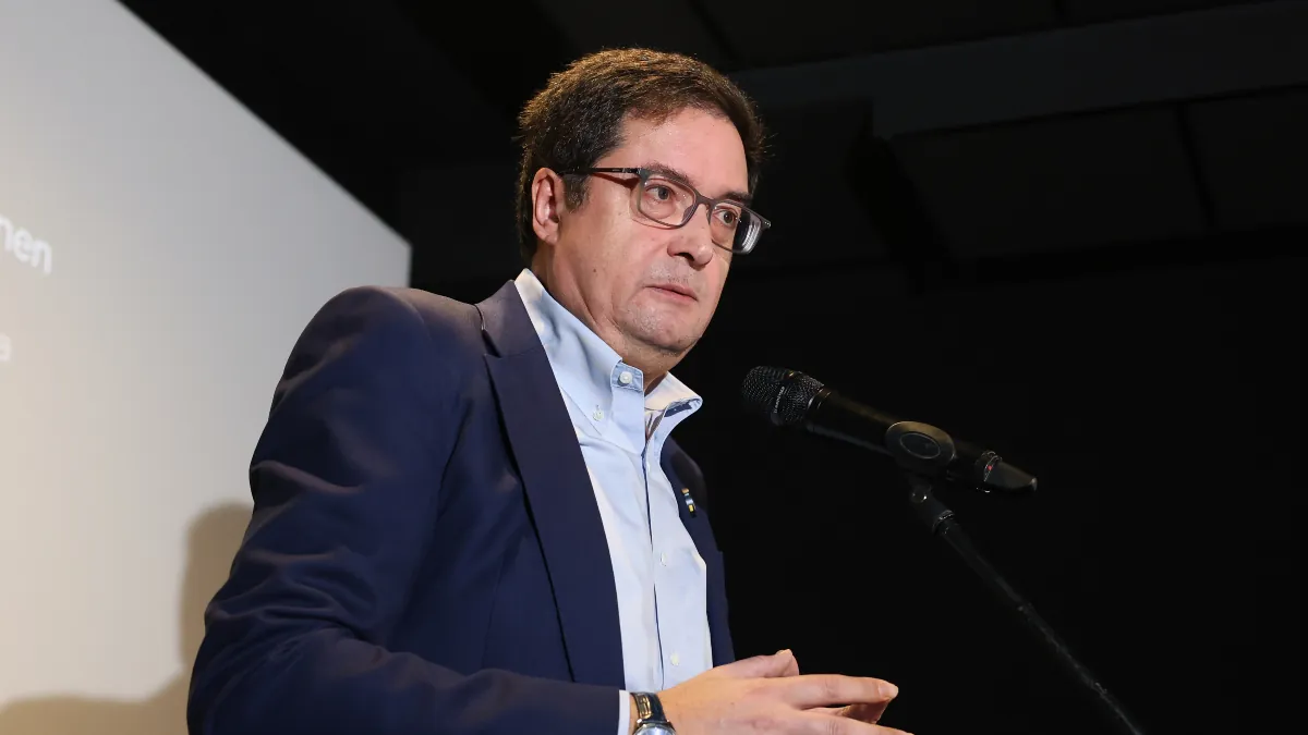 Óscar López defiende a Zapatero y recuerda que Aznar es asesor de la Cadena Fox