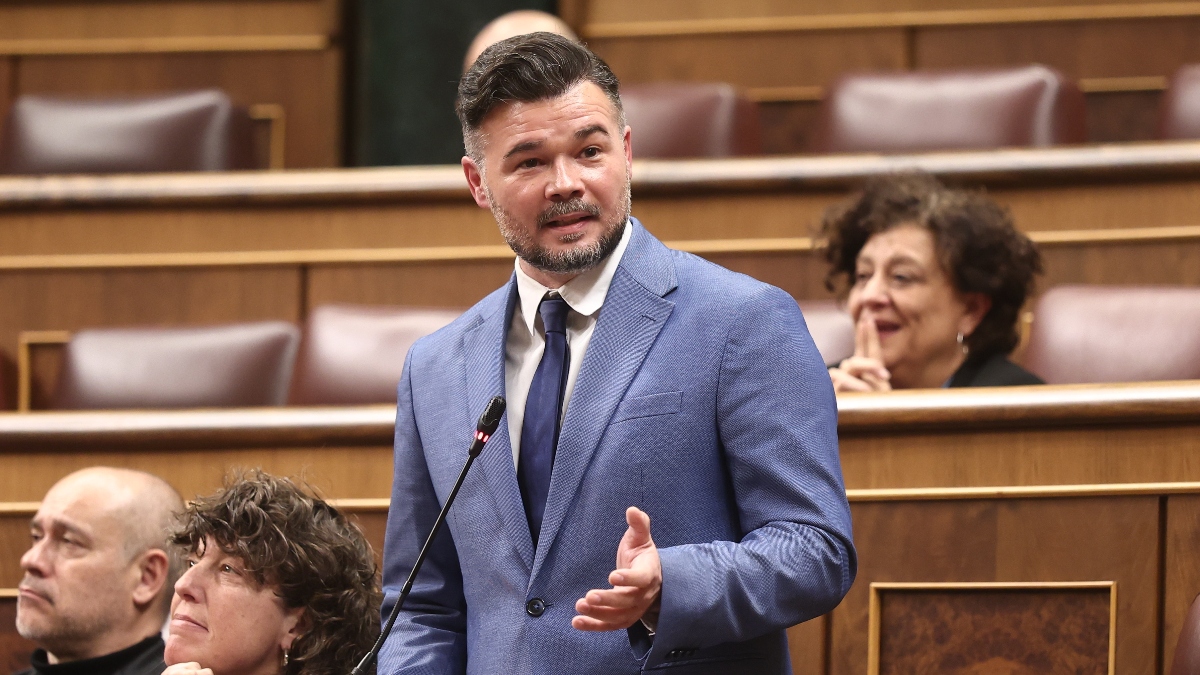 Rufián ve a Bustinduy como una «de las mejores cabezas de la izquierda» y avala su candidatura