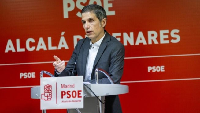 Dimite el líder del PSOE en Alcalá y acusa al concejal de «dañar» por las fotos con la estríper