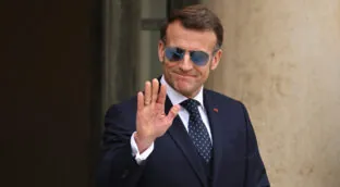 Macron critica la elevada dependencia de las renovables de la red española