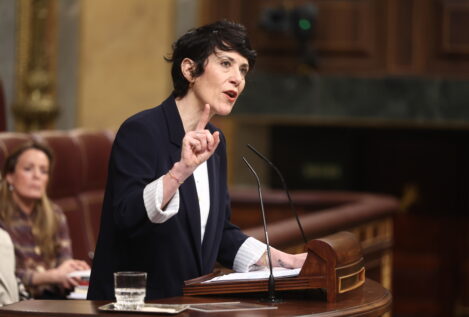 Elma Saiz hace méritos en el Congreso para sustituir a Montero al frente de Hacienda