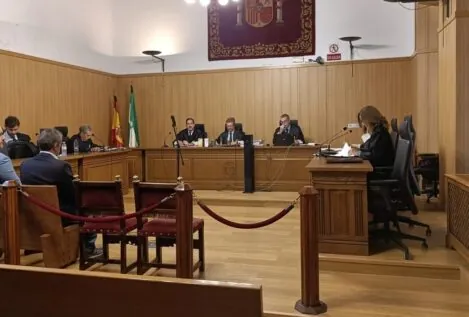 Absuelto el anticuario condenado por quedarse una talla religiosa de unas monjas de Granada