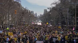 La mayor huelga de profesores catalanes en cuatro años pone a prueba la gestión de Illa