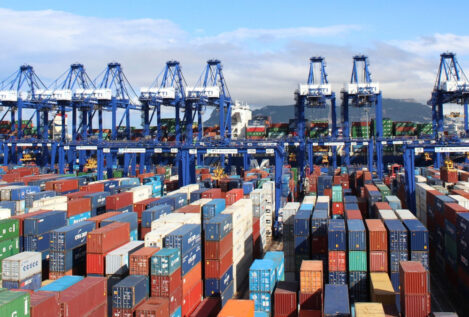 El déficit comercial repuntó más de un 40% en 2025, con un leve avance de las exportaciones