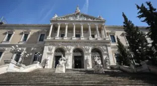 Cicerón encabeza la lista de libros más caros comprados por la Biblioteca Nacional en 2025