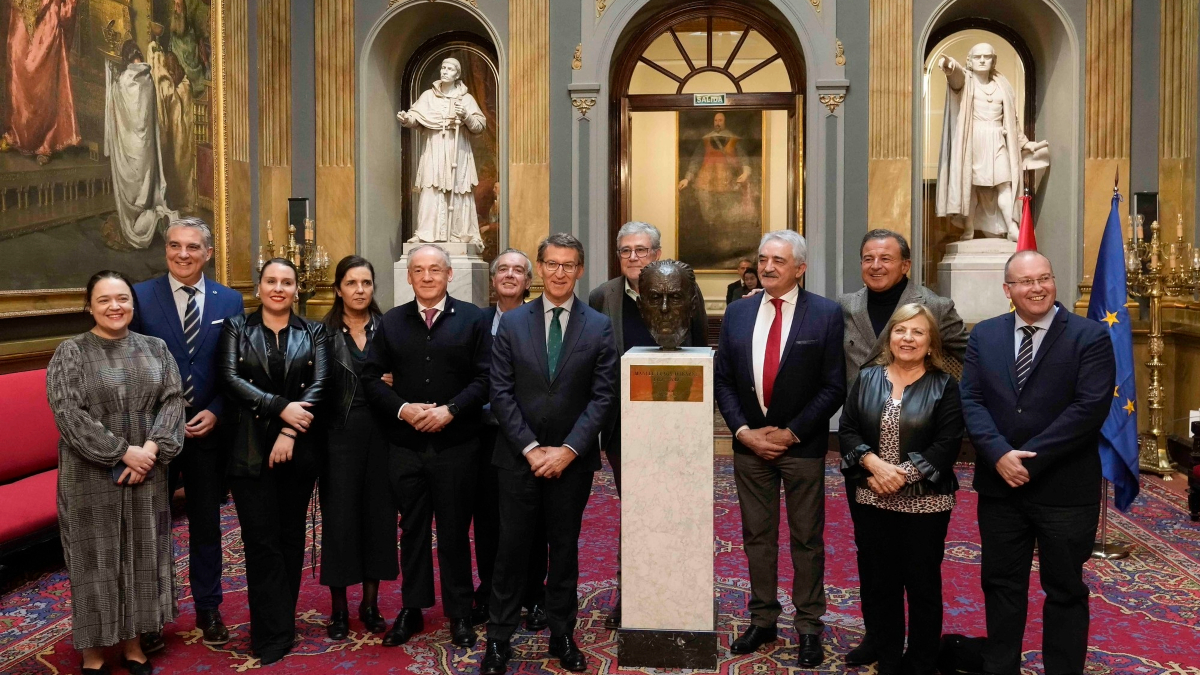 El PP responde a la petición de quitar el busto de Fraga que están «orgullosos de su legado»