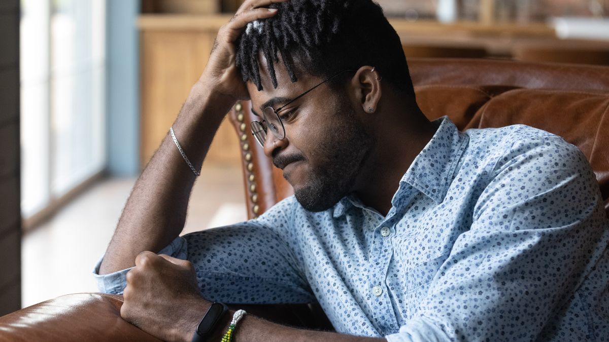 Adiós al pádel: la Ley de Propiedad Horizontal aclara que la comunidad puede cortar el acceso a la pista o la piscina si no pagas las cuotas