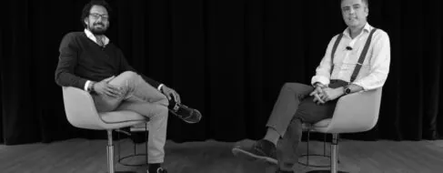 Pasó de una vida de éxito a hacerse jesuita... y terminó ayudando a miles de familias