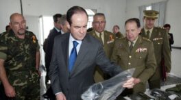 Defensa investigó a José Bono por sustraer documentos reservados durante su mandato