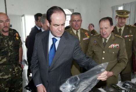 Defensa investigó a José Bono por sustraer documentos reservados durante su mandato