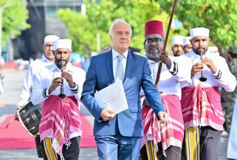 El embajador español en India monta actos con dinero de empresas sin el control de Exteriores