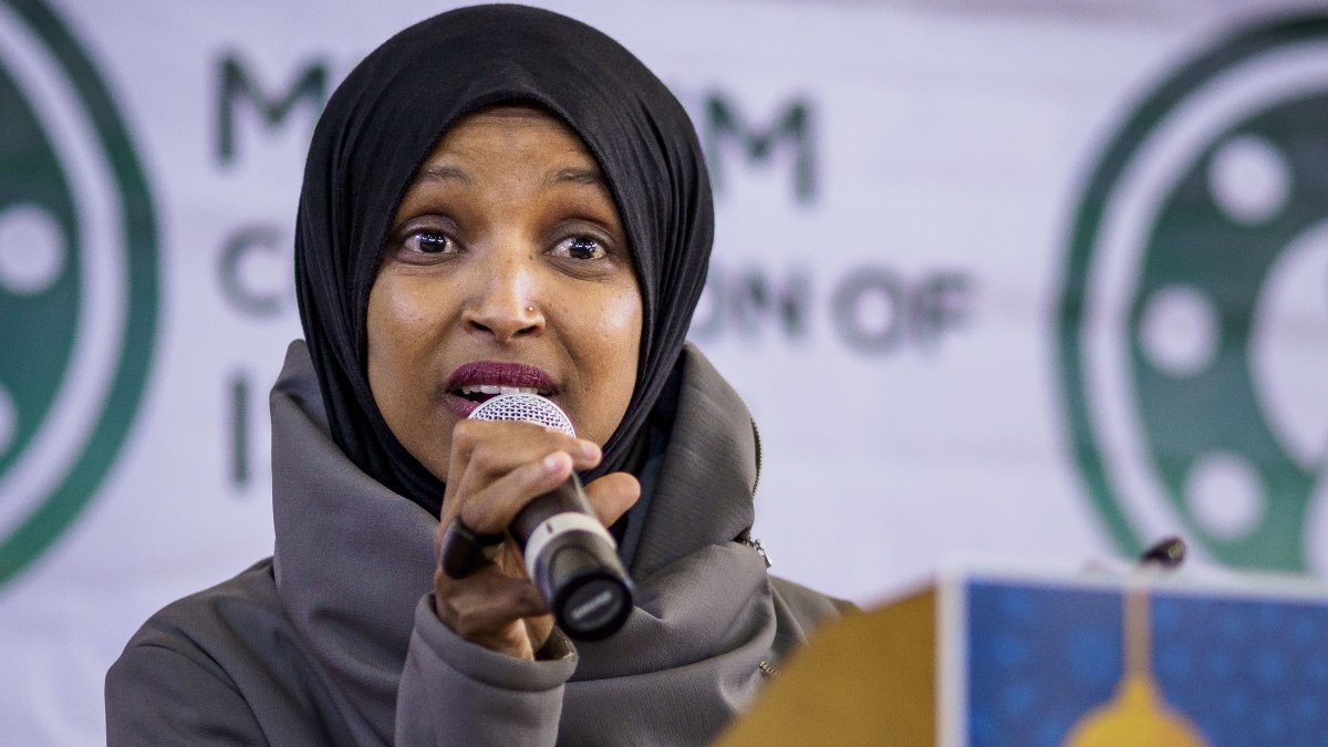 Trump pide la deportación de congresistas demócratas tras acusarlo de dos muertes