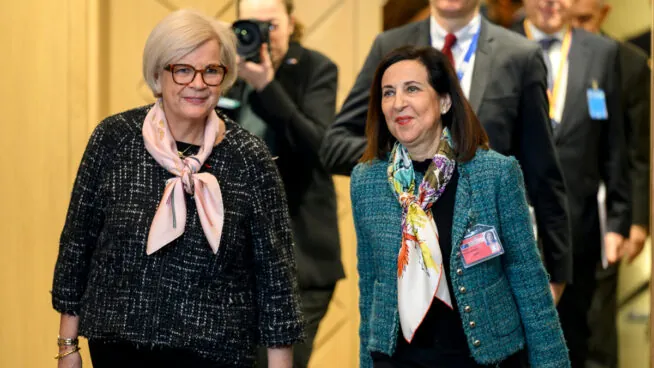 Robles dice que España alcanzó el 2% del gasto en defensa en 2025 tras el examen de la OTAN