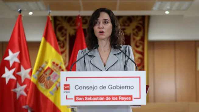 Ayuso tilda de «perverso» que el Gobierno quiera «mezclar inquiokupación y pensiones»