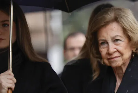 La actitud con la que la reina Sofía retoma su agenda: «Está bien y muy fuerte de salud»