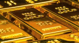 El oro y la plata ahondan sus caídas y borran las ganancias de 2026