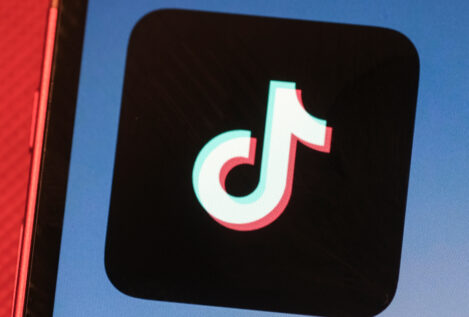 Bruselas acusa a TikTok de violar la ley servicios digitales por su diseño «adictivo»