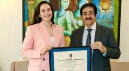 La hija del embajador en India hace negocios en el país asiático con un pasaporte diplomático